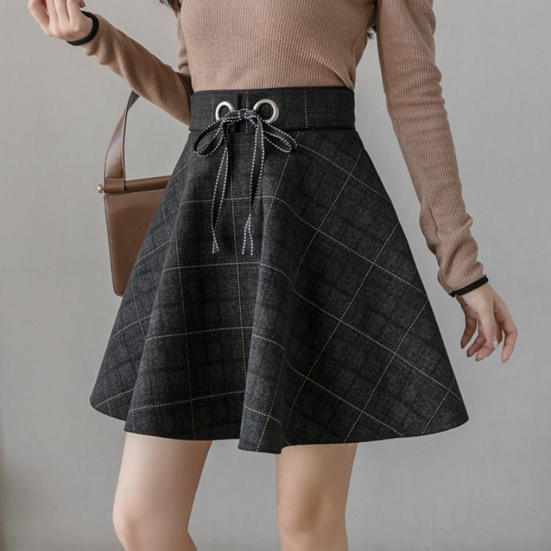 Street Fashion Now - Falda corta Vintage a cuadros de